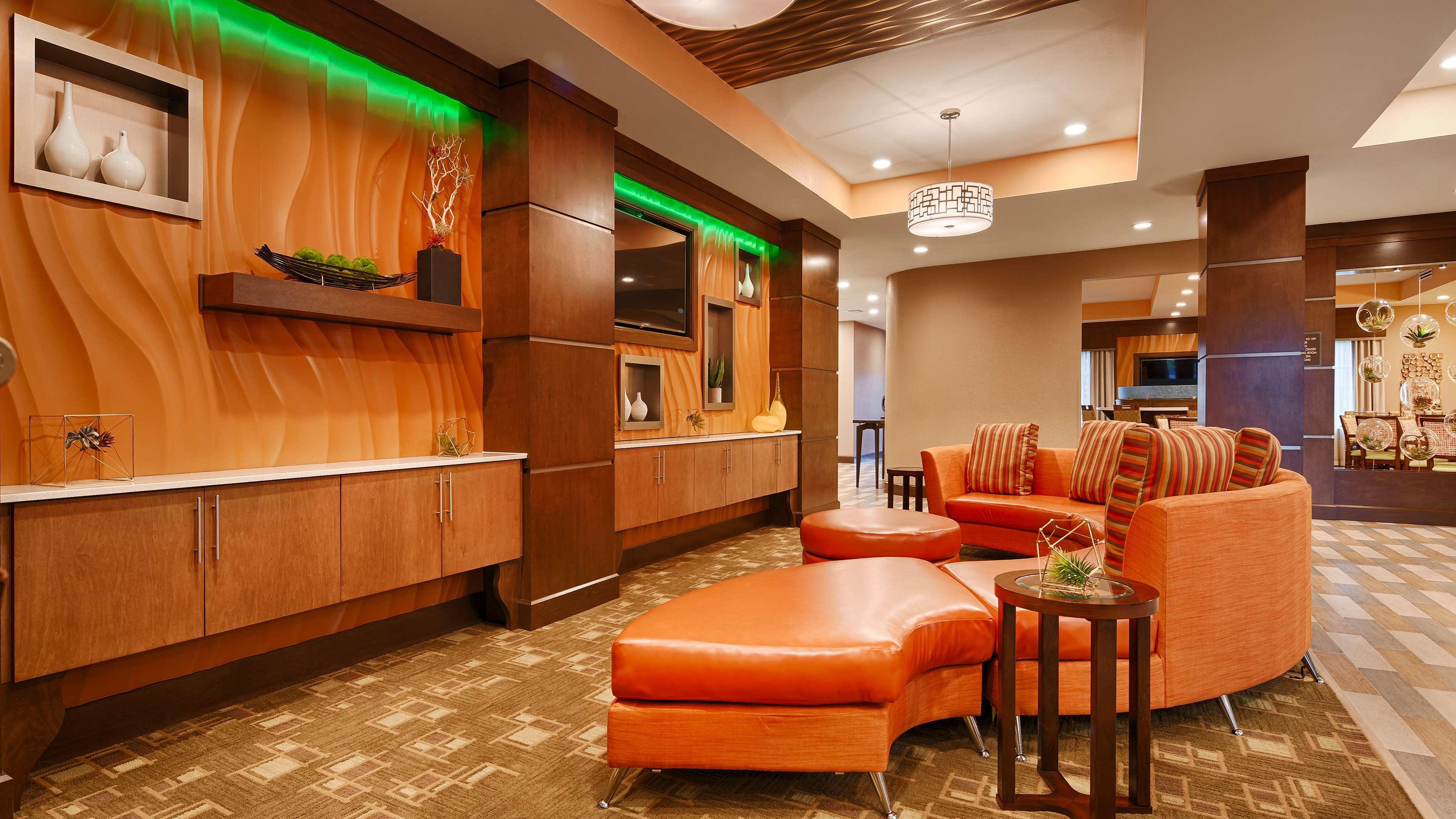 Best Western Plus Flatonia Inn Exterior photo