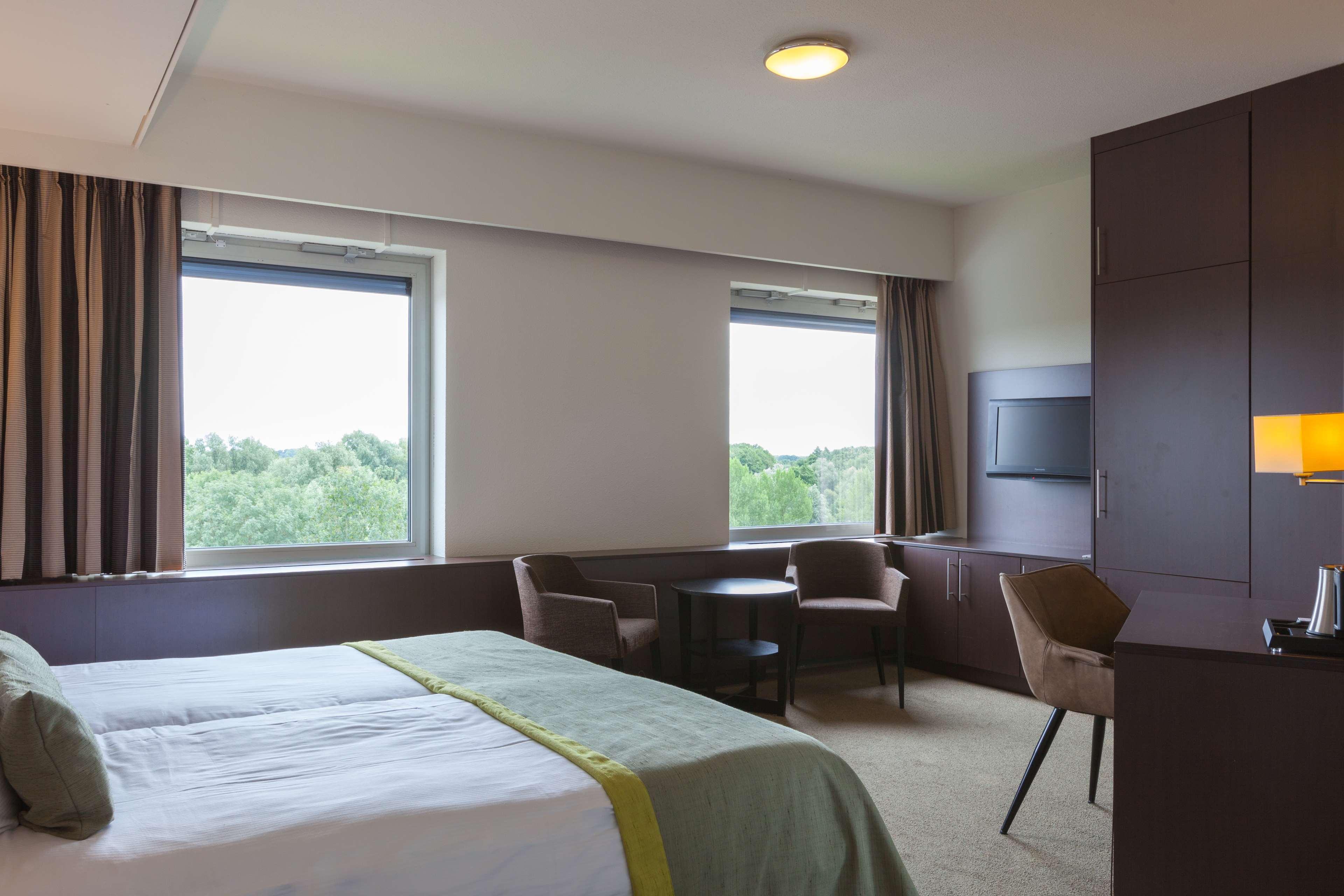 Best Western Plus Flatonia Inn Exterior photo