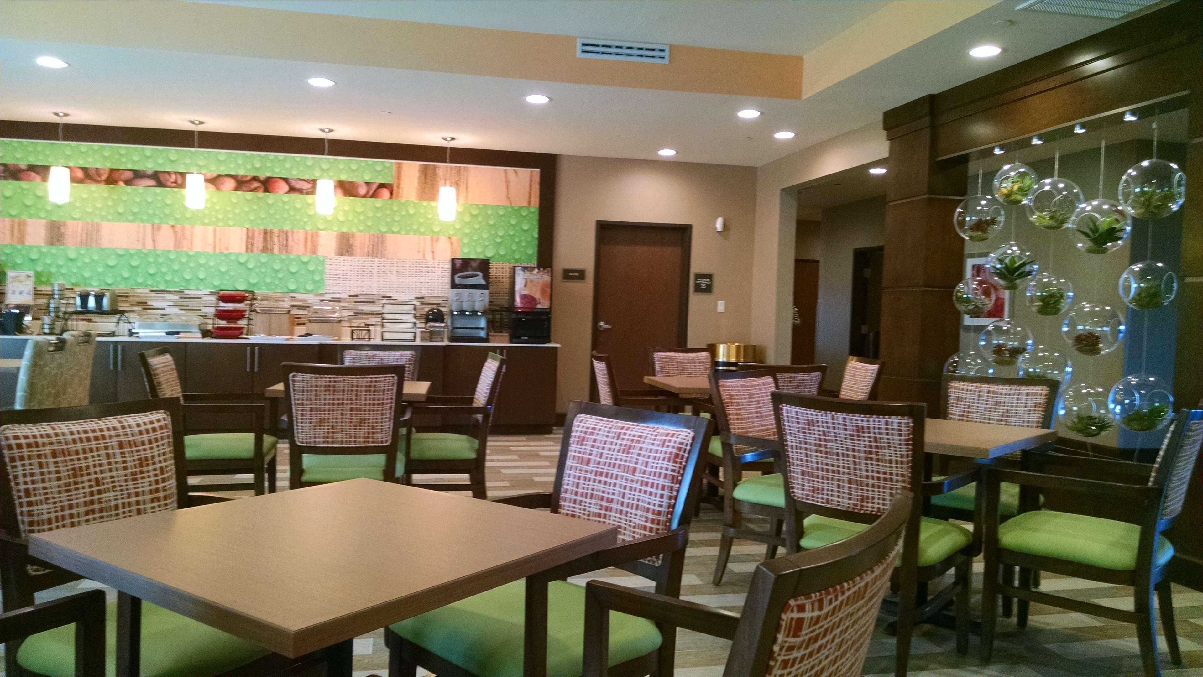 Best Western Plus Flatonia Inn Exterior photo
